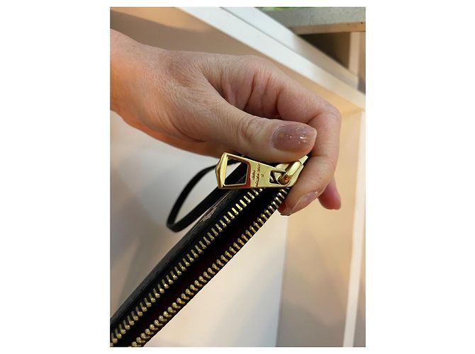 Néonoé Clutch Louis Vuitton Neonoe in pelle Empreinte nera Nero - vista 10