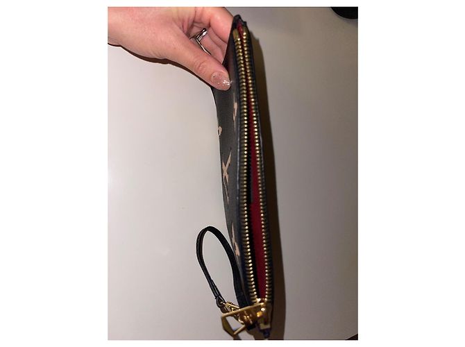 Néonoé Clutch Louis Vuitton Neonoe in pelle Empreinte nera Nero - vista 5