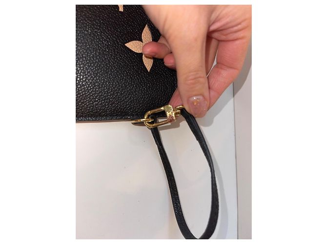 Néonoé Clutch Louis Vuitton Neonoe in pelle Empreinte nera Nero - vista 7