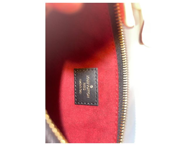 Néonoé Clutch Louis Vuitton Neonoe in pelle Empreinte nera Nero - vista 8