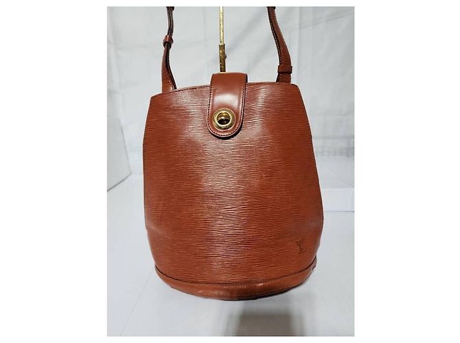 Borsa Cluny in pelle Epi Fawn Kenyan Louis Vuitton marrone - vista 5