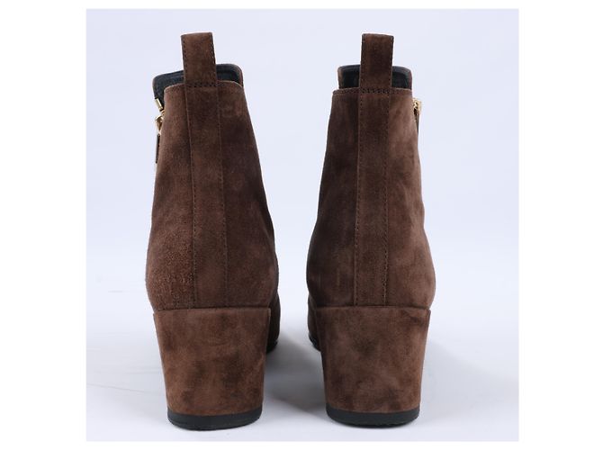 Roger Vivier Suede Boots in Brown, Size 39 EU - view 8