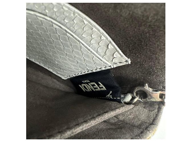 Fendi Micro-Baguette aus Python und Pelz Eggshell Aus weiß - Ansicht 13