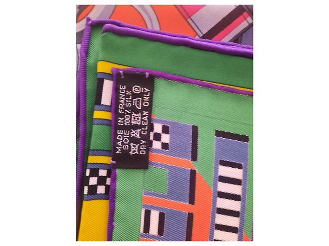 Hermès Schal/Quadrat mit dem Titel 'Brides et Gris Gris' Neu Mehrfarben - Ansicht 9