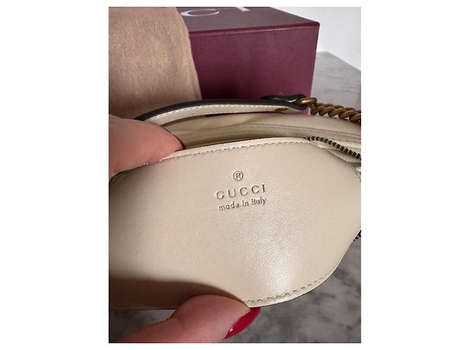 Borsa a spalla Gucci Marmont Hobo in pelle beige - vista 6