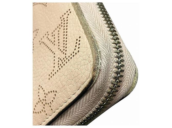 Louis Vuitton Mahina Zippy Wallet M82755 Pink - view 3