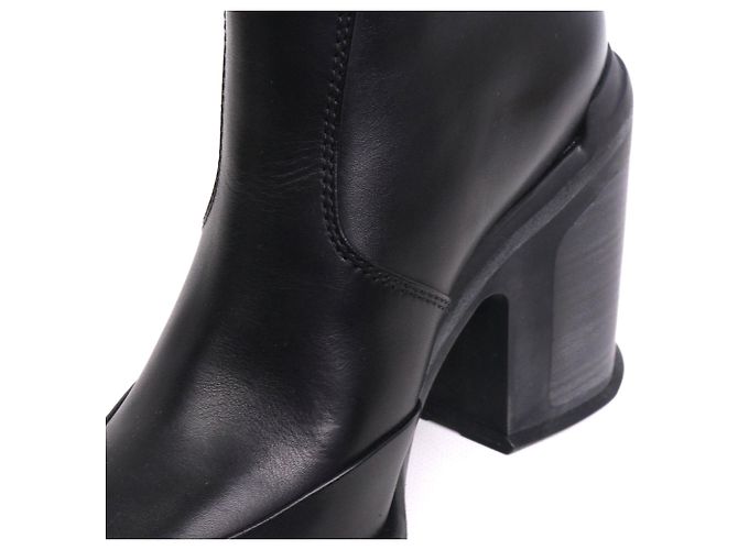 HERMÈS - Hermès boots in black leather (size 37) - view 3
