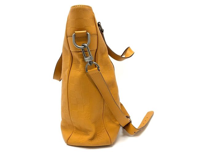 Borsa Tote Tadao Damier Infini Louis Vuitton Giallo - vista 2