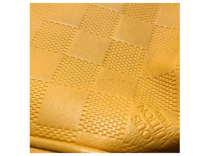 Borsa Tote Tadao Damier Infini Louis Vuitton Giallo - vista 4