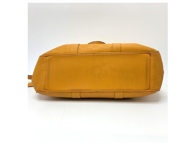Borsa Tote Tadao Damier Infini Louis Vuitton Giallo - vista 7