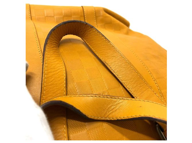 Borsa Tote Tadao Damier Infini Louis Vuitton Giallo - vista 9