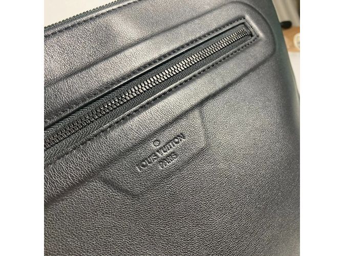 Pochette Cosmos Dark Infinity di Louis Vuitton Nero - vista 7