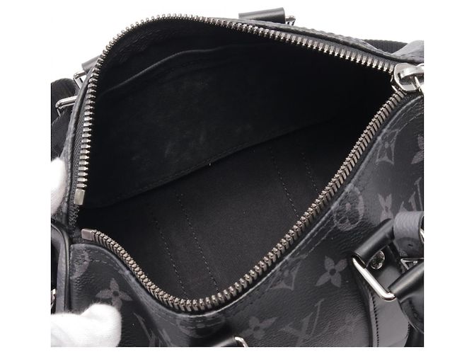 Sac à main Louis Vuitton Keepall Bandouliere 25 M46271 Gris - vue 3