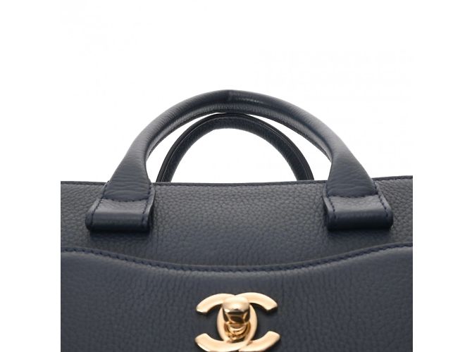 Borsa a mano Chanel Neo Executive Tote Nero Blu navy - vista 5