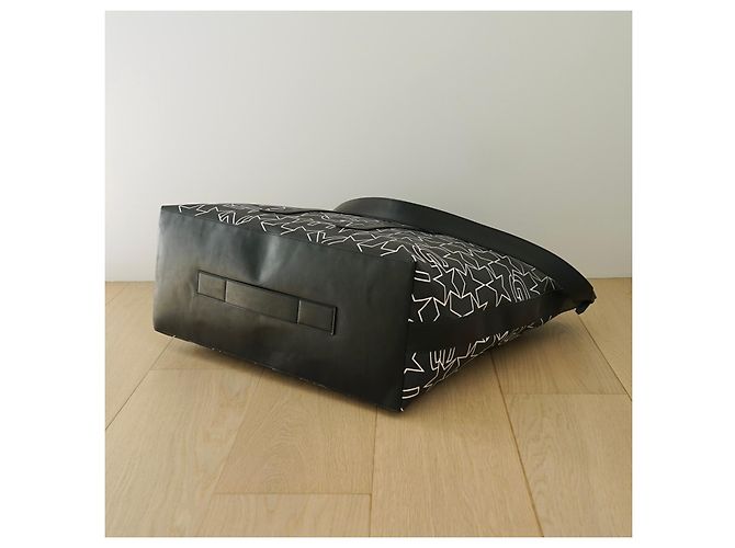 Givenchy Weekender Tasche Sternenprint schwarz weiß Leder - Ansicht 11