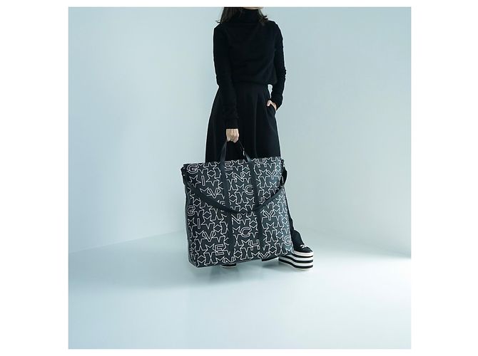 Givenchy Weekender Tasche Sternenprint schwarz weiß Leder - Ansicht 2