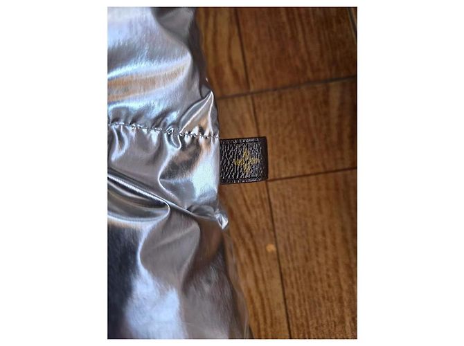 Jaqueta acolchoada metálica Louis Vuitton com penas de ganso Prata - vista 6
