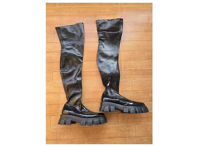 Prada Monolith Overknee-Stiefel. Schwarz - Ansicht 3