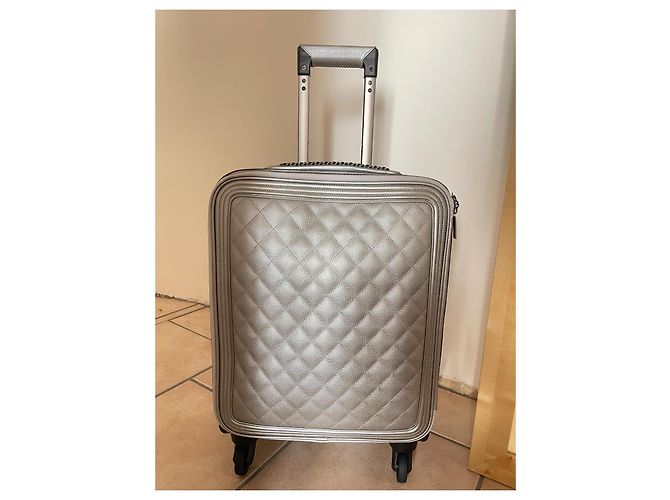 Valigia Chanel in Pelle Argentata Grained Argento - vista 2