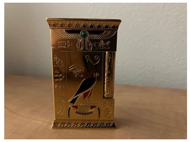 St Dupont Pharaoh Ligne 2 Lighter Gold Plated Golden - view 3