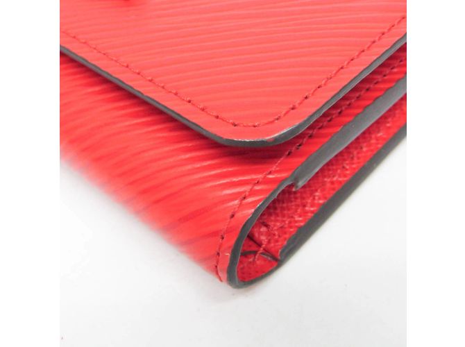 Billetera compacta Twist Epi de Louis Vuitton Roja - vista 5