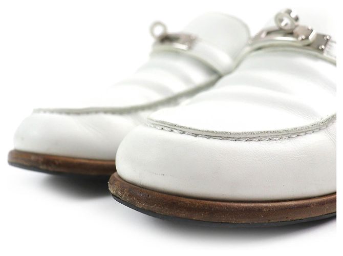 Hermès Mocassins en cuir à boucle Hermes Kelly blancs - vue 5