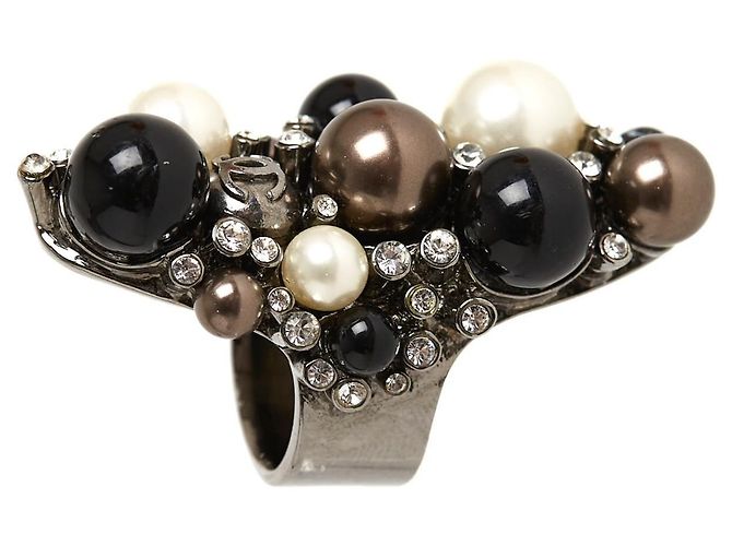 Chanel 2004 Anello T53/54 Perle Nere e Bianche Anello Maxi US6.5 Argento - vista 3