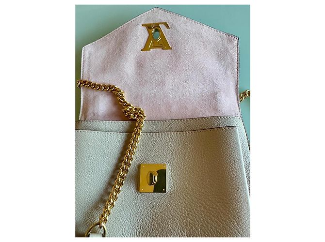 Borsa Louis Vuitton Mylockme BB Rosa Beige Pelle - vista 14