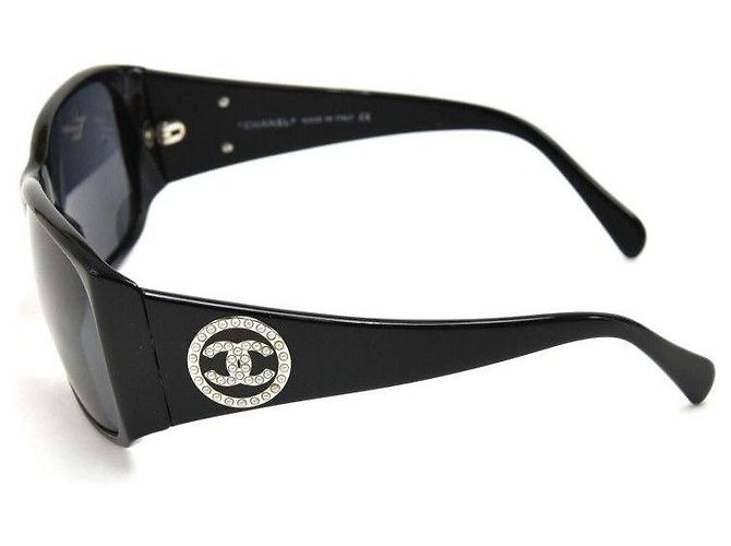 Occhiali da sole Chanel CC Logo perle nere e strass Nero - vista 3
