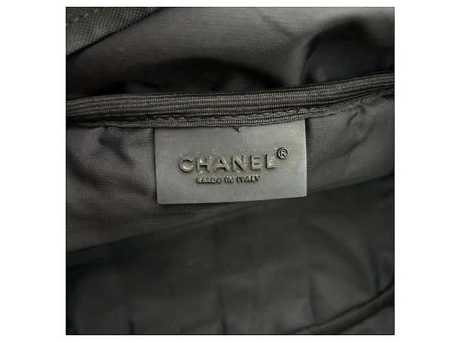 Chanel Borsa a Marsupio in Nylon Nero - vista 7
