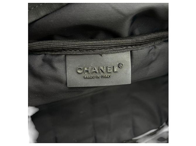 Chanel Borsa a Marsupio in Nylon Nero - vista 8