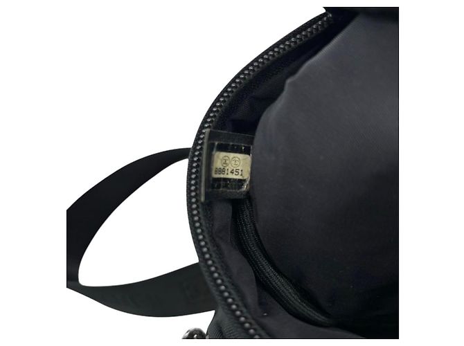Chanel Borsa a Marsupio in Nylon Nero - vista 9