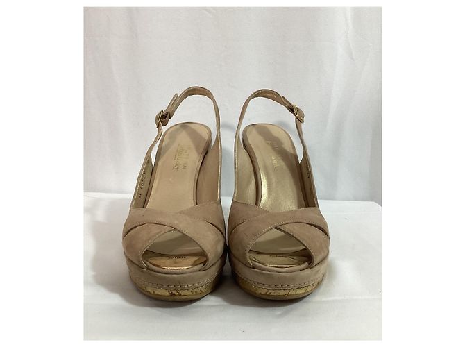Stuart Weitzman Décolleté con tacco a cuneo e punta aperta in suede marrone - vista 11