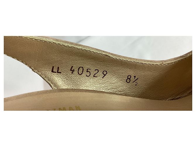 Stuart Weitzman Décolleté con tacco a cuneo e punta aperta in suede marrone - vista 14