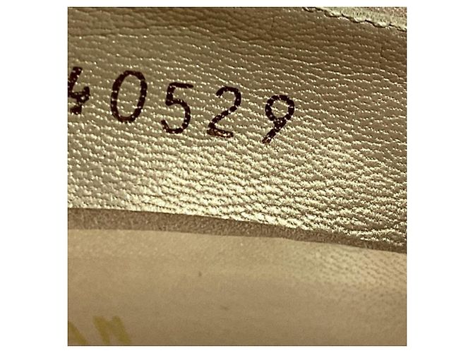 Stuart Weitzman Décolleté con tacco a cuneo e punta aperta in suede marrone - vista 6