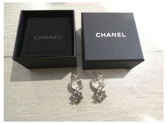 orecchini Chanel nuovi con scatola Gold hardware - vista 2