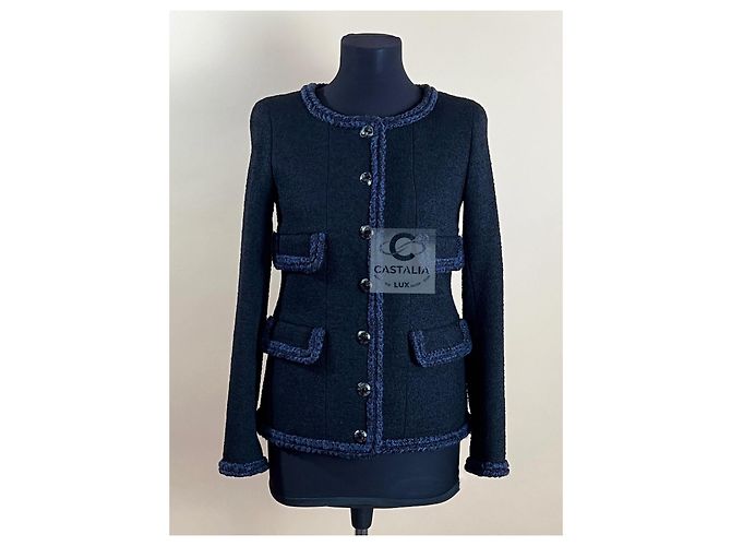 Chanel Ikonische schwarze Tweedjacke von Keira Knightley - Ansicht 11