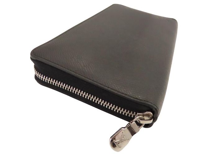 Louis Vuitton Taiga Zippy Organizer Wallet Noir - vue 4