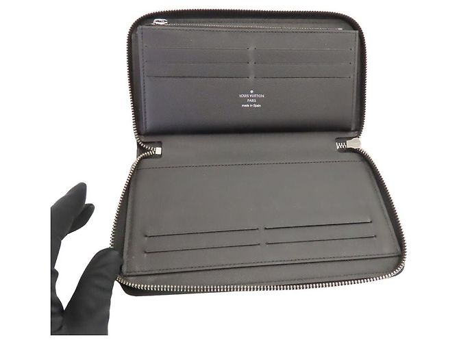 Louis Vuitton Taiga Zippy Organizer Wallet Noir - vue 5