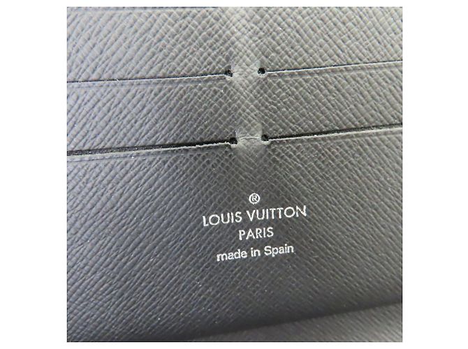 Louis Vuitton Taiga Zippy Organizer Wallet Noir - vue 9