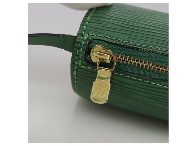LOUIS VUITTON Pochette Soufflot Epi Verde LV Auth 106405 - vista 16