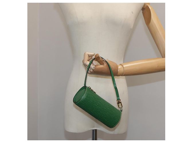 LOUIS VUITTON Pochette Soufflot Epi Verde LV Auth 106405 - vista 20