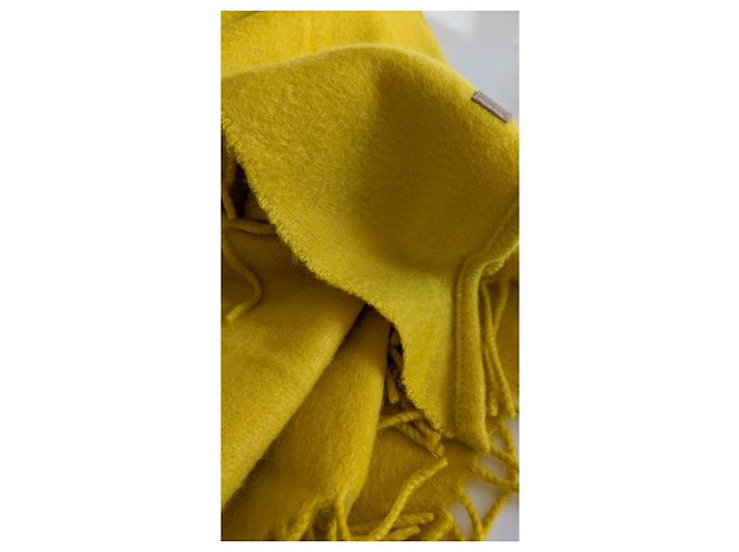 Chal triangular de cachemira Burberry amarillo - vista 3