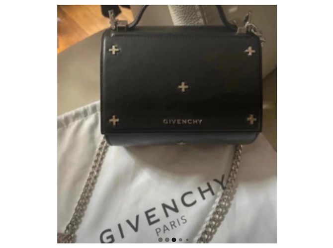 Modelo da caixa Pandora Givenchy Preto - vista 5