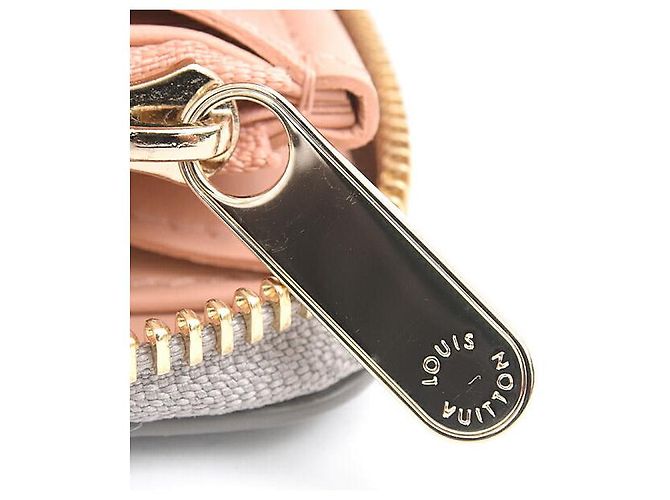 Carteira Zippy Mahina Louis Vuitton M82647 Cinza - vista 7