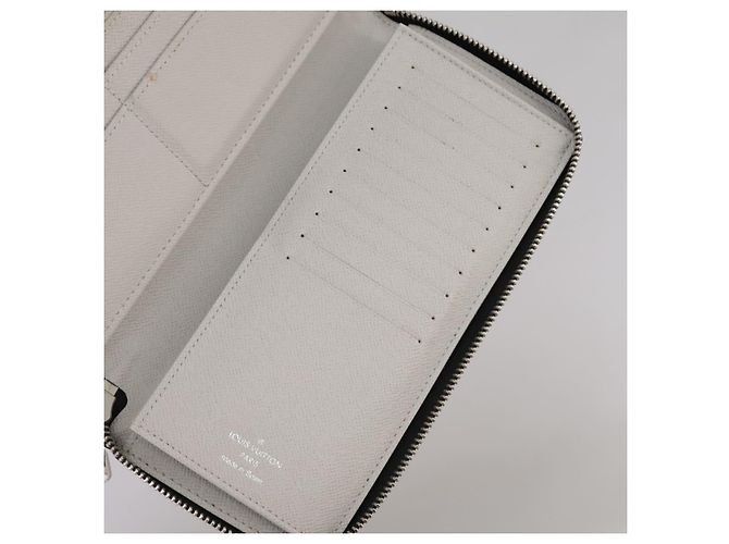 LOUIS VUITTON Taigalama Zippy Wallet Portafoglio Verticale Bianco M30446 LV Auth am7452 - vista 18