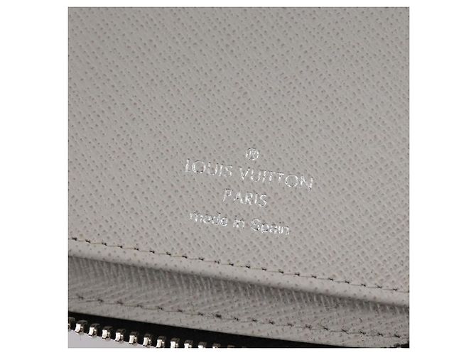 LOUIS VUITTON Taigalama Zippy Wallet Portafoglio Verticale Bianco M30446 LV Auth am7452 - vista 19