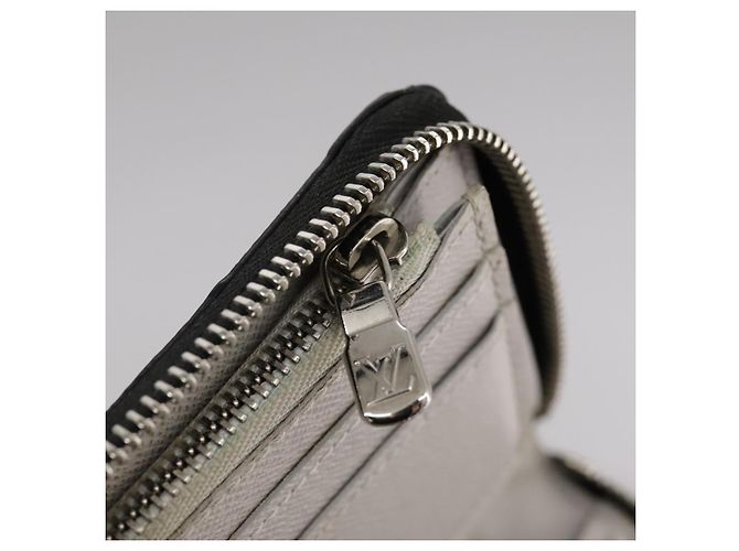LOUIS VUITTON Taigalama Zippy Wallet Portafoglio Verticale Bianco M30446 LV Auth am7452 - vista 20