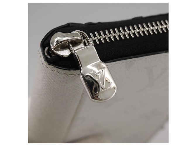 LOUIS VUITTON Taigalama Zippy Wallet Portafoglio Verticale Bianco M30446 LV Auth am7452 - vista 8