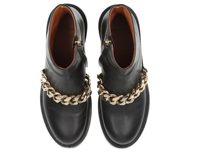 Givenchy Schwarze Lammleder Stiefeletten mit goldener Kette Größe 38 - Ansicht 6